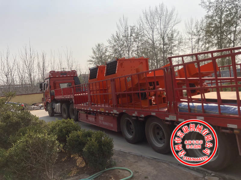 破碎機(jī)移動(dòng) 破碎機(jī)移動(dòng)