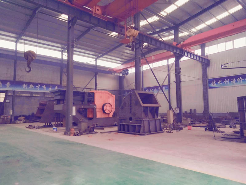 移動(dòng)破碎機(jī) 移動(dòng)破碎機(jī)