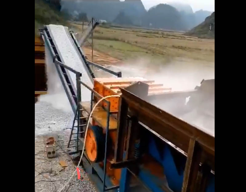 石料移動(dòng)破碎機(jī)廠家 石料移動(dòng)破碎機(jī)廠家