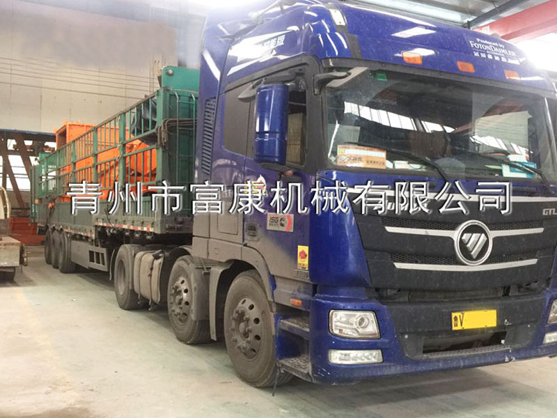 移動反擊式破碎機 移動反擊式破碎機