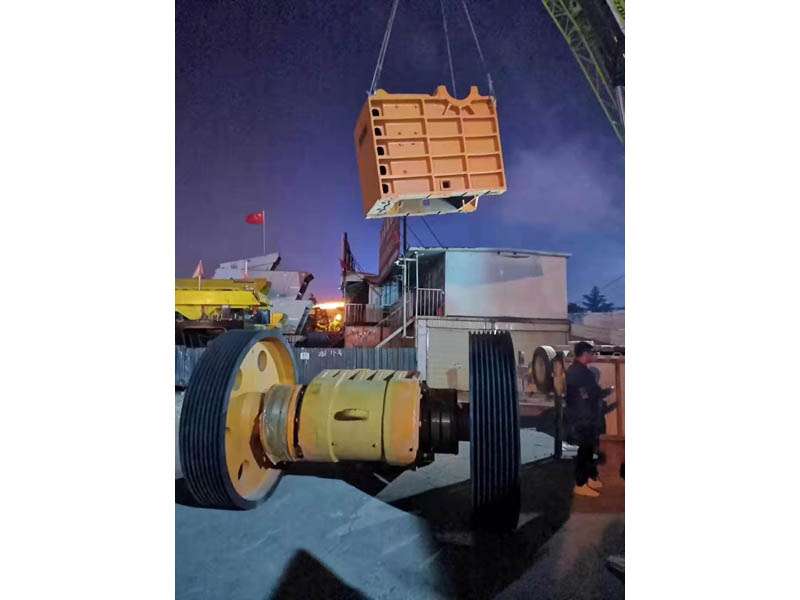 移動(dòng)破碎機(jī)廠家