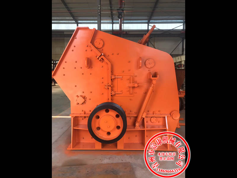 反擊式移動(dòng)破碎機(jī)